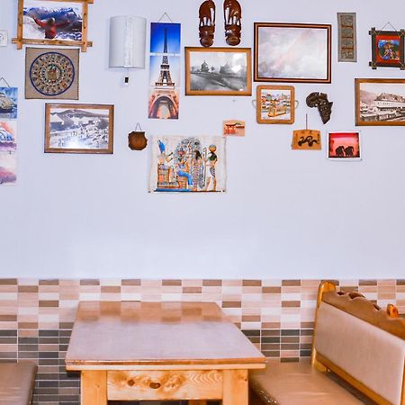 Guest House Mandrivnyi Rooms&Apartments 亚西尼亚 外观 照片