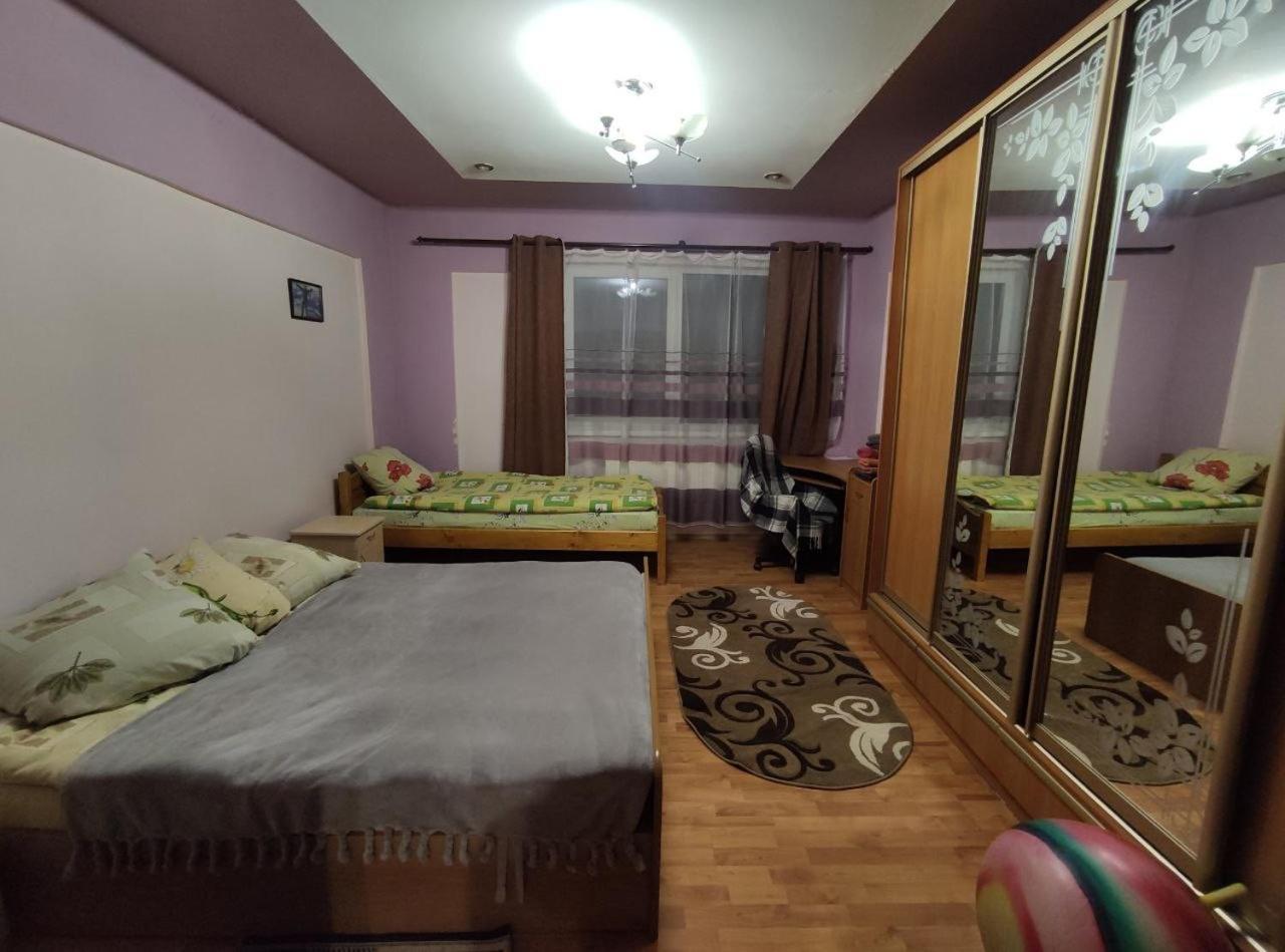 Guest House Mandrivnyi Rooms&Apartments 亚西尼亚 外观 照片