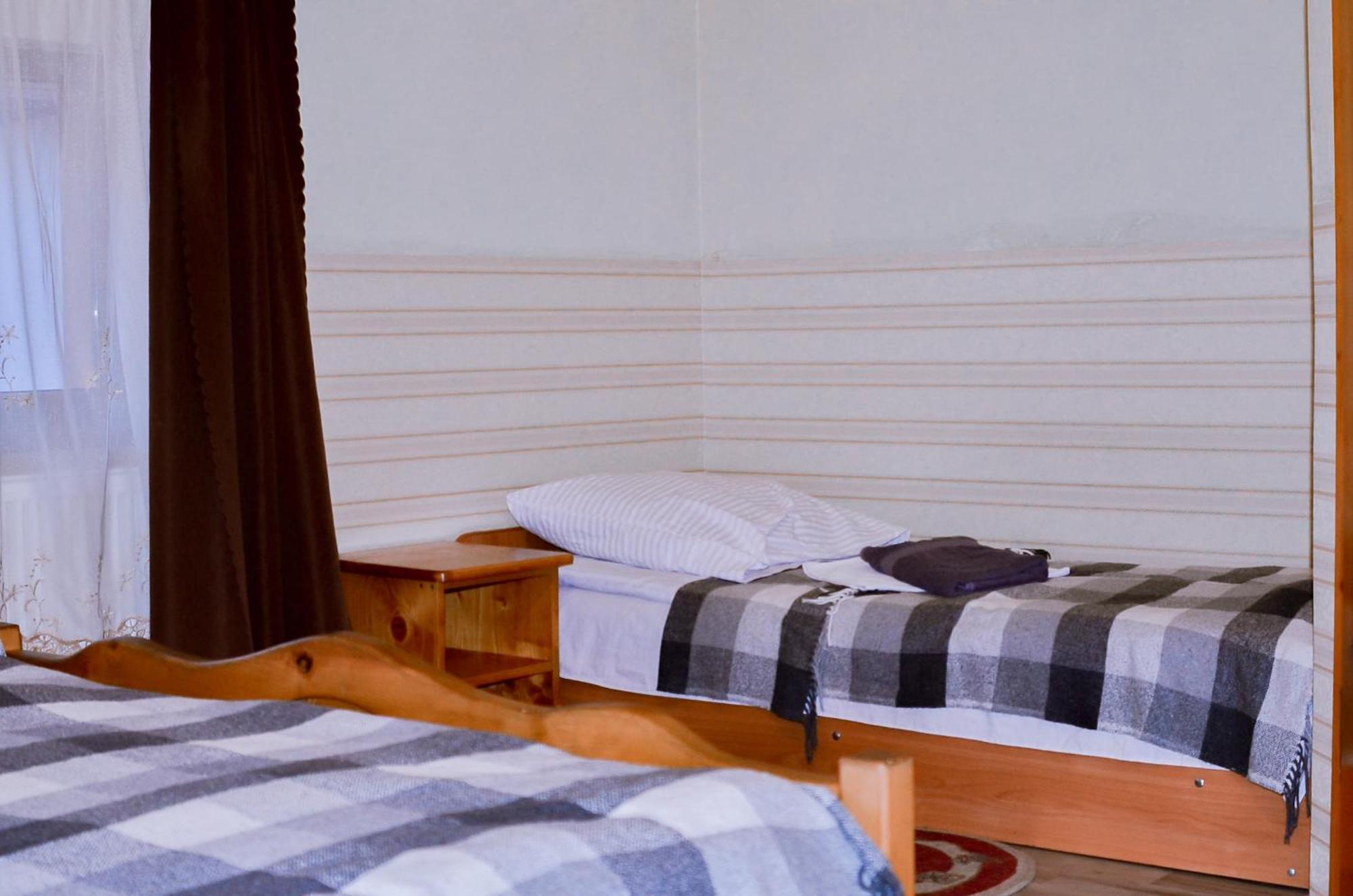 Guest House Mandrivnyi Rooms&Apartments 亚西尼亚 外观 照片