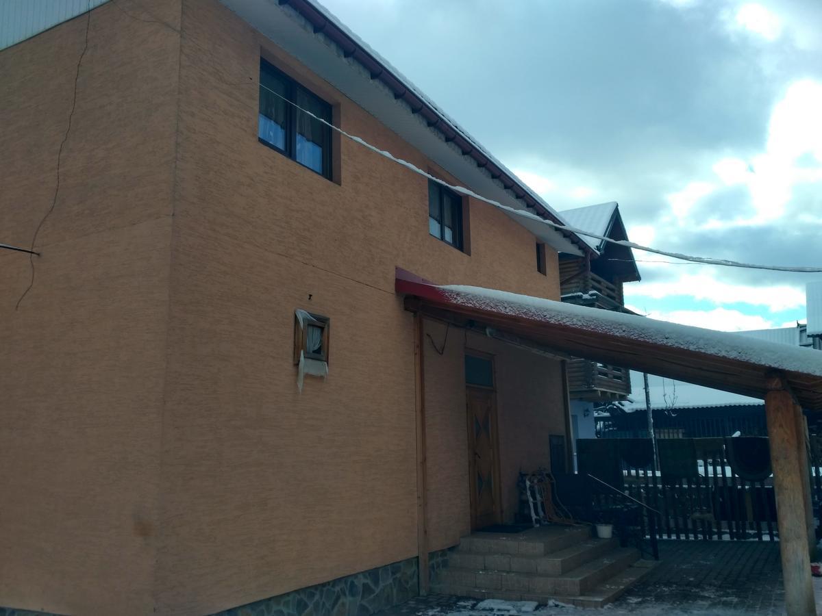 Guest House Mandrivnyi Rooms&Apartments 亚西尼亚 外观 照片